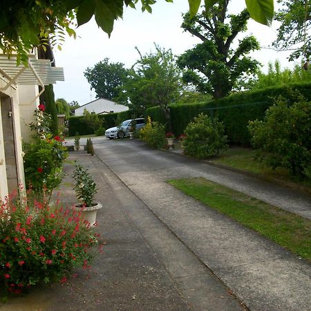 Saint-André-de-Cubzac Domaine De Monein Bed & Breakfast エクステリア 写真